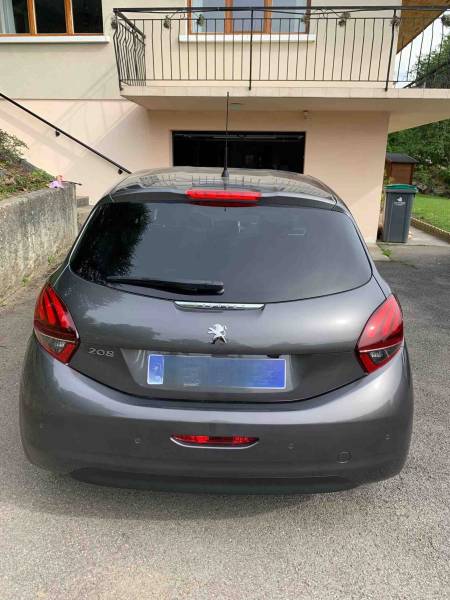 À VENDRE :  Peugeot 208 Tech Edition PureTech (aménagé conduite)
