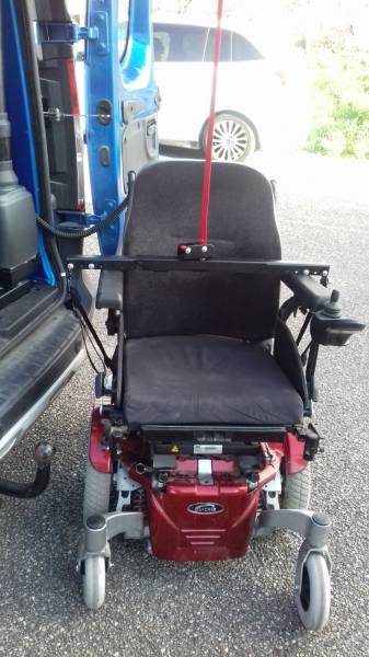 Comment mettre un fauteuil roulant dans le coffre ARDECHE