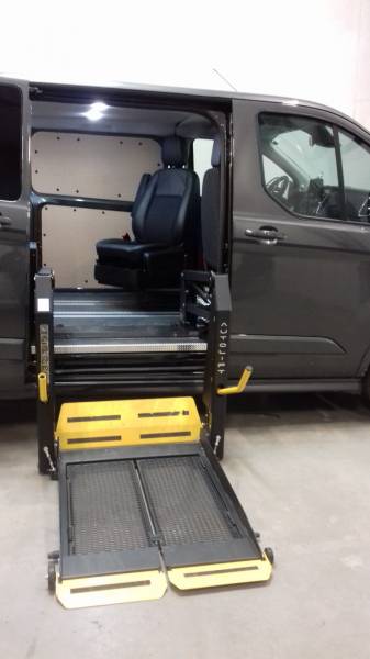 Hayon électrique en Latéral accès en fauteuil roulant ARDECHE