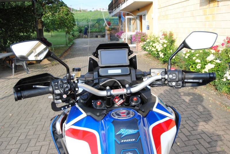 Frein Arrière au Guidon Moto PMR : Le Système de Freinage Adapté