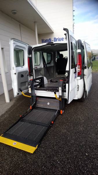 Location TPMR avec Hayon hydraulique Rhône Alpes Auvergne