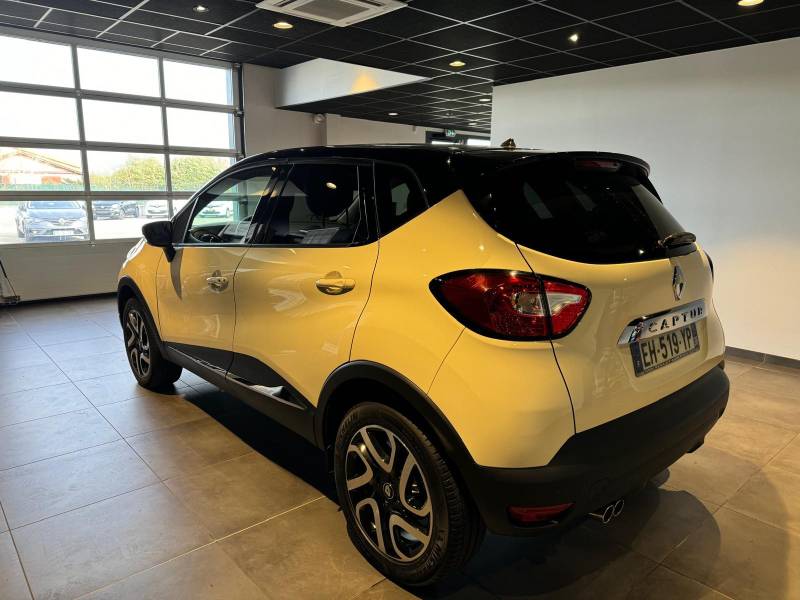 RENAULT Capture aménagée conduite au volant