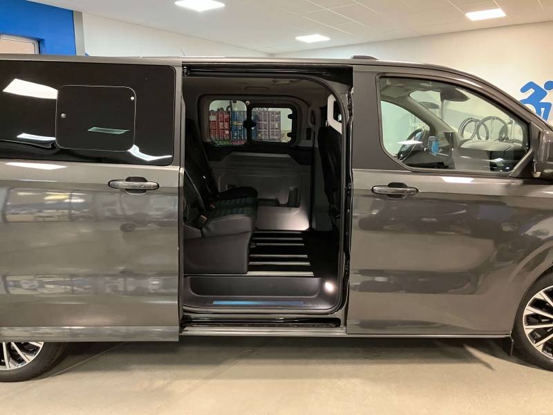 Véhicule NEUF :  FORD Tourneo Custom 320 L2H1 2.0 EcoBlue 170 ch BVA Titanium X 2025