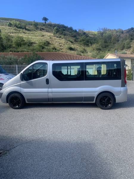 VEHICULE VENDU RENAULT TRAFIC  (aménagé TPMR)