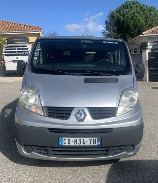 VEHICULE VENDU RENAULT TRAFIC  (aménagé TPMR)