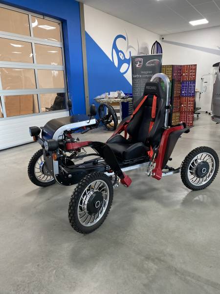 Aménagement SWINCAR e-Spider pour personnes à mobilité réduite : Buggy électique adapté