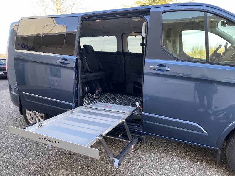 Aménagement TPMR côté passager sur Mercedes vito ou Classe V en fauteuil roulant