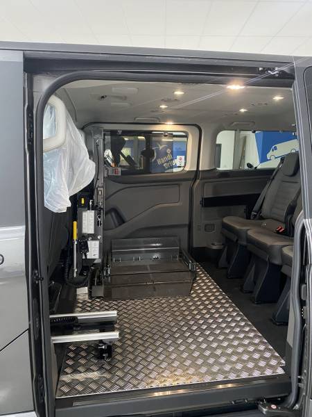 Ford Tourneo Custom 320 L2H1 2.0 EcoBlue 185 ch