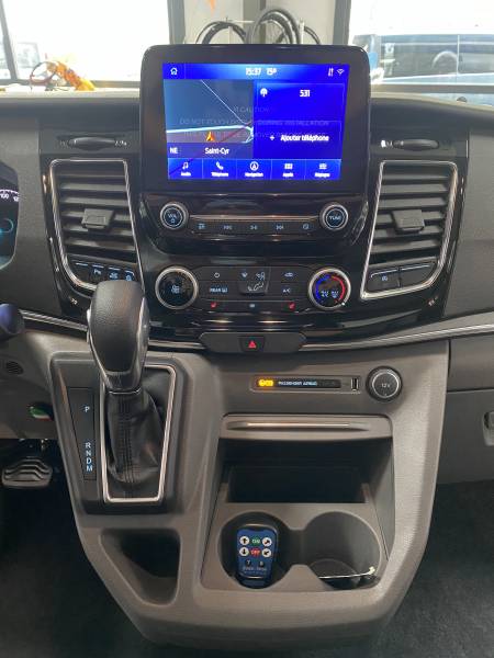 Ford Tourneo Custom 320 L2H1 2.0 EcoBlue 185 ch