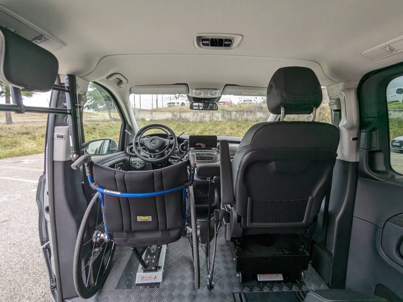 Conduite en Fauteuil Roulant Électrique et Manuel : Aménagement sur Mercedes Class V et Volkswagen T5/T6 - Rhône-Alpes