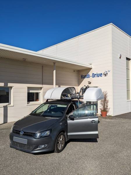 Le Chair Topper s'installe côté conducteur ou côté passager.
